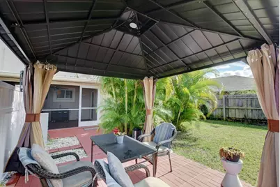 1371 Woodcrest Road W, West Palm Beach, FL 33417 - Photo 5