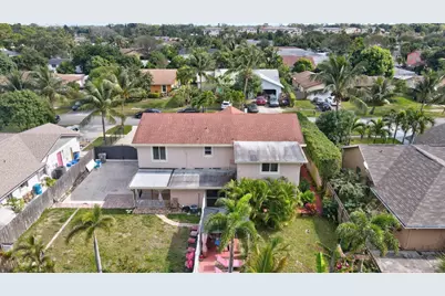 1371 Woodcrest Road W, West Palm Beach, FL 33417 - Photo 3