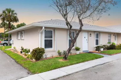 389 Bennington Lane #A, Lake Worth, FL 33467 - Photo 3