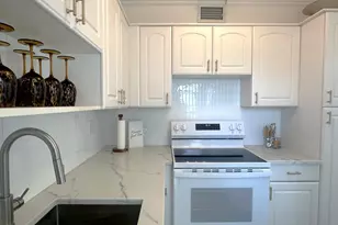 2555 NE 11th St, Fort Lauderdale, FL 33304 - Photo 7