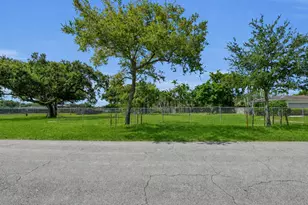 755 NE 97th St, Miami Shores, FL 33138 - Photo 11