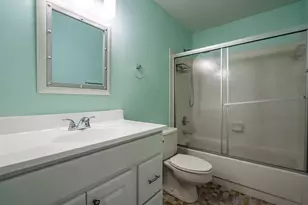 2840 S Oakland Forest Dr, Oakland Park, FL 33309 - Photo 17