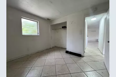 5671 NE 8th Avenue, Oakland Park, FL 33334 - Photo 17