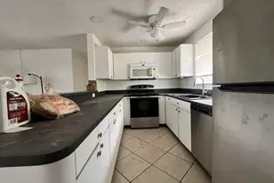 5671 NE 8th Ave, Oakland Park, FL 33334 - Photo 9