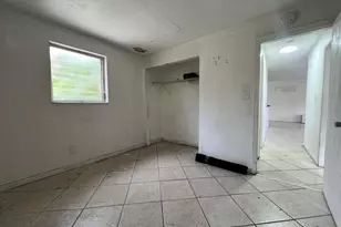 5671 NE 8th Ave, Oakland Park, FL 33334 - Photo 17