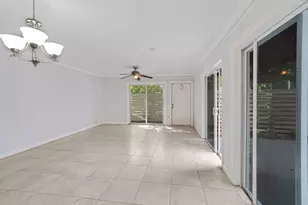 557 NW 97th Ave, Plantation, FL 33324 - Photo 7