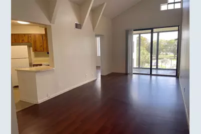 212 Lake Pointe Drive #313, Oakland Park, FL 33309 - Photo 3