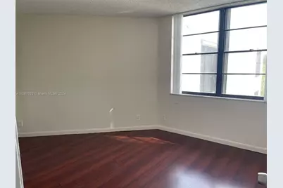 212 Lake Pointe Drive #313, Oakland Park, FL 33309 - Photo 9
