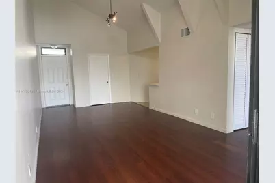 212 Lake Pointe Drive #313, Oakland Park, FL 33309 - Photo 5