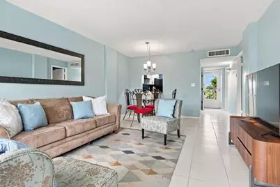 113 Royal Park Drive #4E, Oakland Park, FL 33309 - Photo 3