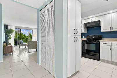 113 Royal Park Drive #4E, Oakland Park, FL 33309 - Photo 15