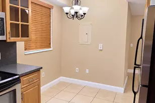 6952 SW 39th St, Davie, FL 33314 - Photo 3