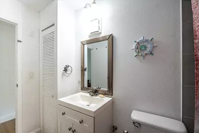 300 SW Prima Vista Boulevard, Port Saint Lucie, FL 34983 - Photo 9