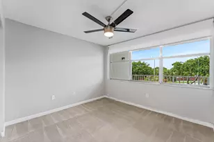 1300 NE Miami Gardens Dr, Miami, FL 33179 - Photo 21