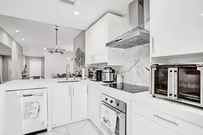 372 W Riverbend Drive #372, Sunrise, FL 33326 - Photo 23