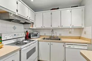 530 Horizons E, Boynton Beach, FL 33435 - Photo 11