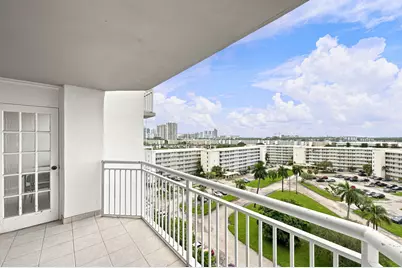 18021 Biscayne Boulevard #901, Aventura, FL 33160 - Photo 27