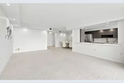 18021 Biscayne Boulevard #901, Aventura, FL 33160 - Photo 7