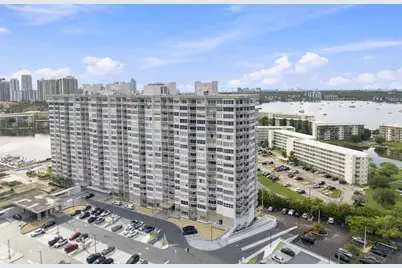18021 Biscayne Boulevard #901, Aventura, FL 33160 - Photo 37