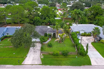 245 SW De Gouvea Terrace, Port Saint Lucie, FL 34984 - Photo 27