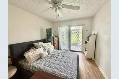 1041 Guilford C, Boca Raton, FL 33434 - Photo 9