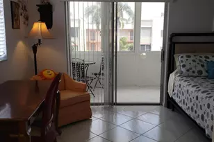 904 Flanders Dr S, Delray Beach, FL 33484 - Photo 3