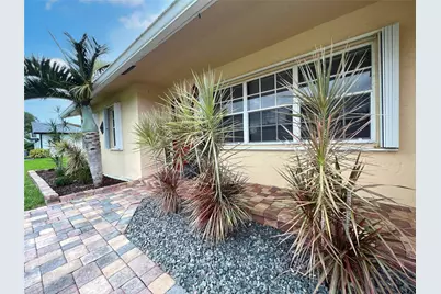 9135 Saddlecreek Drive, Boca Raton, FL 33496 - Photo 3