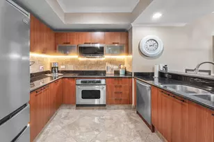 2640 Lake Shore Dr, Riviera Beach, FL 33404 - Photo 9