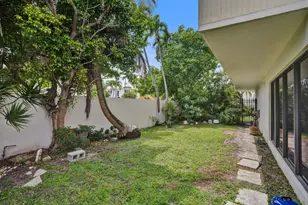 7601 Byron Ave, Miami Beach, FL 33141 - Photo 37