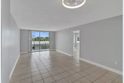 7601 Byron Avenue #3C, Miami Beach, FL 33141 - Photo 5