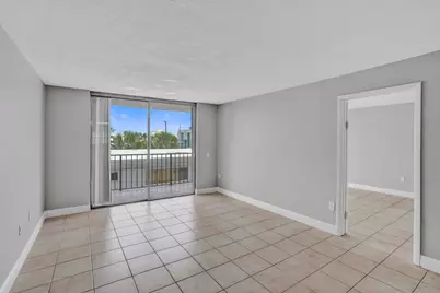 7601 Byron Avenue #3C, Miami Beach, FL 33141 - Photo 17