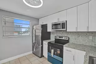 7601 Byron Ave, Miami Beach, FL 33141 - Photo 11