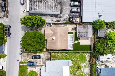 318 W Mango Street W, Lantana, FL 33462 - Photo 9