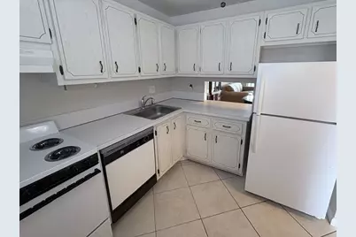 2901 NW 46th Avenue #405, Lauderdale Lakes, FL 33313 - Photo 11