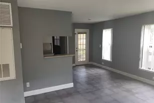 8761 NW 39th St, Sunrise, FL 33351 - Photo 5