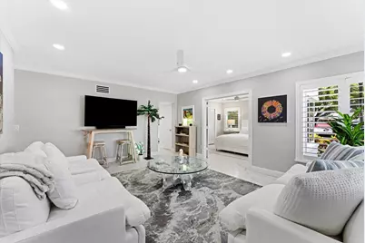 990 Casuarina Road #4, Delray Beach, FL 33483 - Photo 9