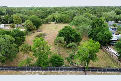 320 S Jinete Street, Clewiston, FL 33440 - Photo 1