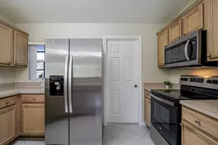 745 18th St SW, Vero Beach, FL 32962 - Photo 13
