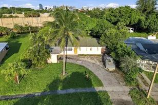 430 N Ware Dr, West Palm Beach, FL 33409 - Photo 1