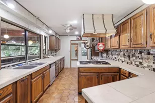 596 Greenwood Dr, Jupiter, FL 33458 - Photo 11