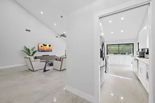 2505 Iroquois Cir, West Palm Beach, FL 33409 - Photo 25