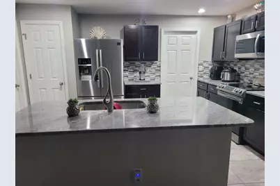 1413 NE 9th Avenue, Cape Coral, FL 33909 - Photo 5