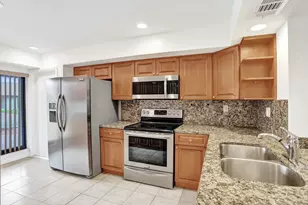 2253 SW 17th Dr, Deerfield Beach, FL 33442 - Photo 7