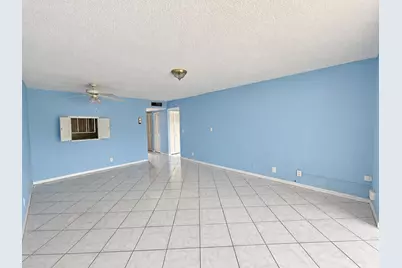 729 Lori Drive #202, Palm Springs, FL 33461 - Photo 3