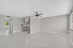 1055 Ainslie D Dr, Boca Raton, FL 33434 - Photo 3