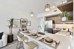 201 SW 10th St, Miami, FL 33130 - Photo 13