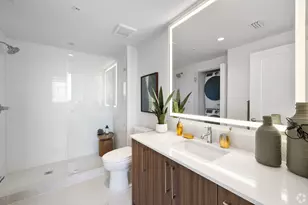 201 SW 10th St, Miami, FL 33130 - Photo 11
