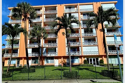 15 S Golfview Road #504, Lake Worth Beach, FL 33460 - Photo 1