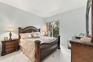 2601 NE 14th Ave, Wilton Manors, FL 33334 - Photo 17
