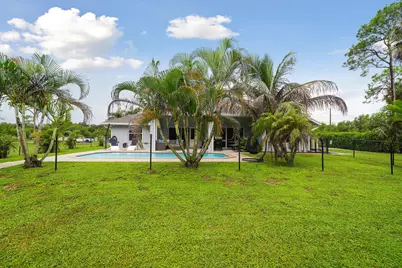 16395 E Hialeah Drive E, The Acreage, FL 33470 - Photo 5